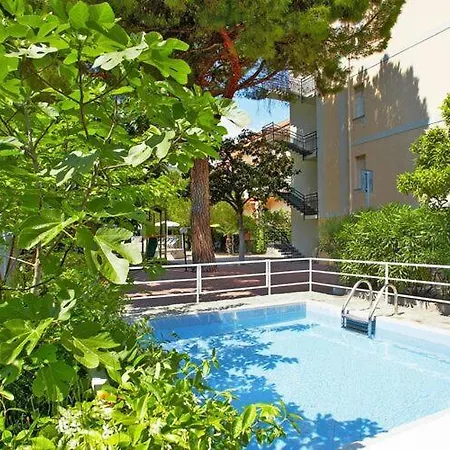 Apartamento In With Garden *
